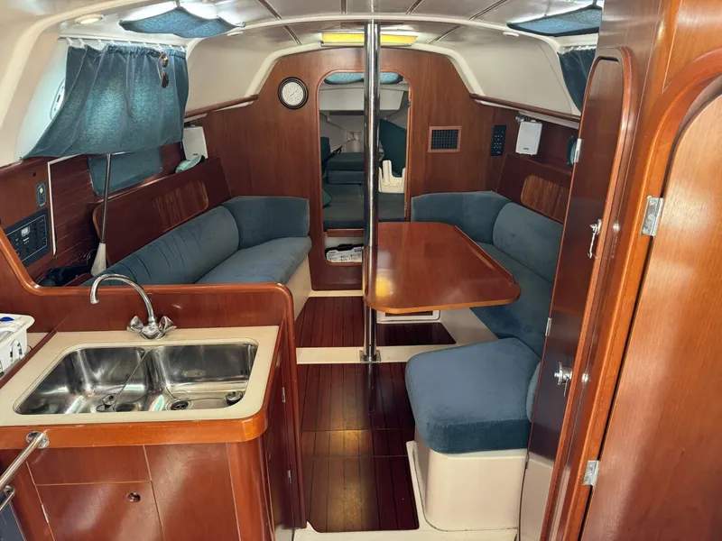 Slide: The Image of Beneteau Oceanis 321 1996 - 14