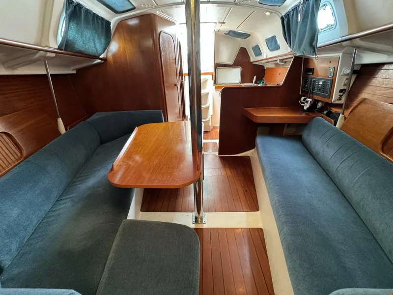 Slide: The Image of Beneteau Oceanis 321 1996 - 15