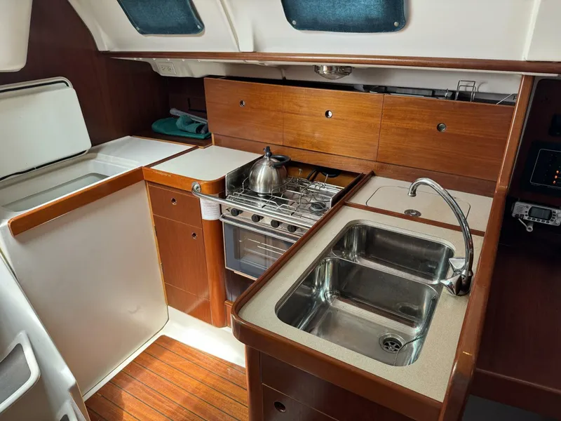 Slide: The Image of Beneteau Oceanis 321 1996 - 19