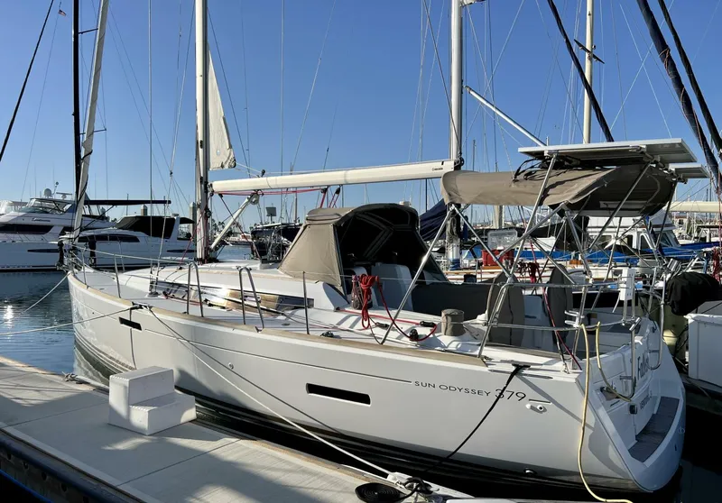 Slide: The Image of Jeanneau 379 2013 - 14
