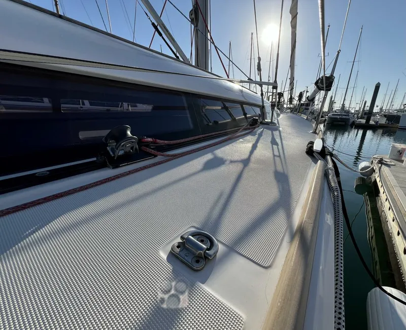 Slide: The Image of Jeanneau 379 2013 - 18