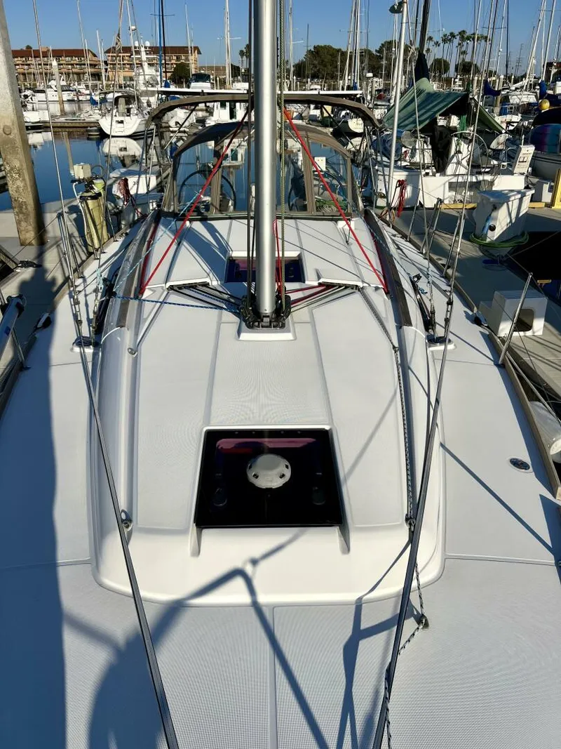 Slide: The Image of Jeanneau 379 2013 - 29