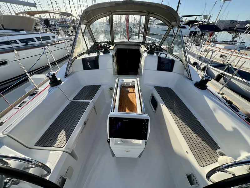 Slide: The Image of Jeanneau 379 2013 - 34