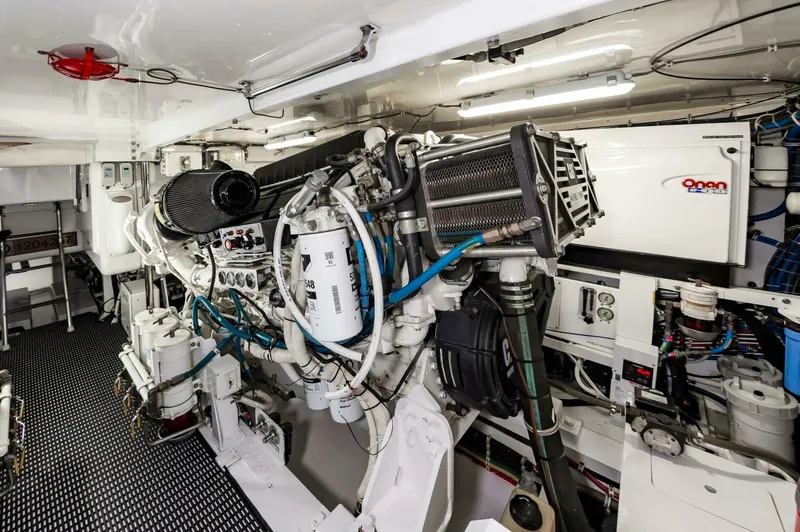 Slide: The Image of Hatteras 64 Enclosed Bridge 2008 - 64