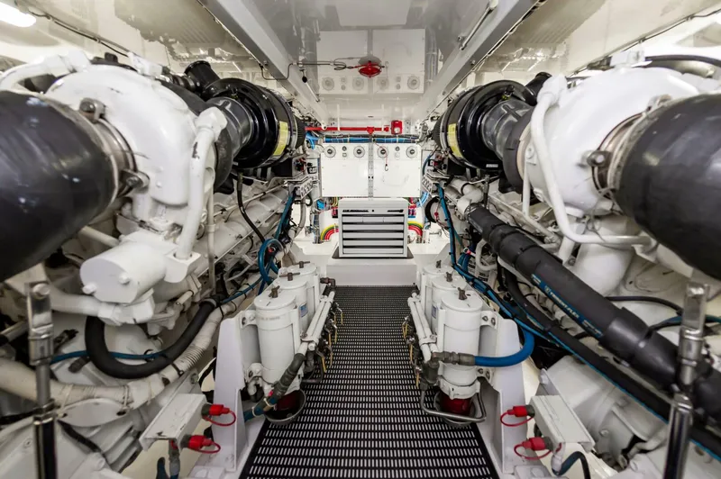 Slide: The Image of Hatteras 64 Enclosed Bridge 2008 - 7