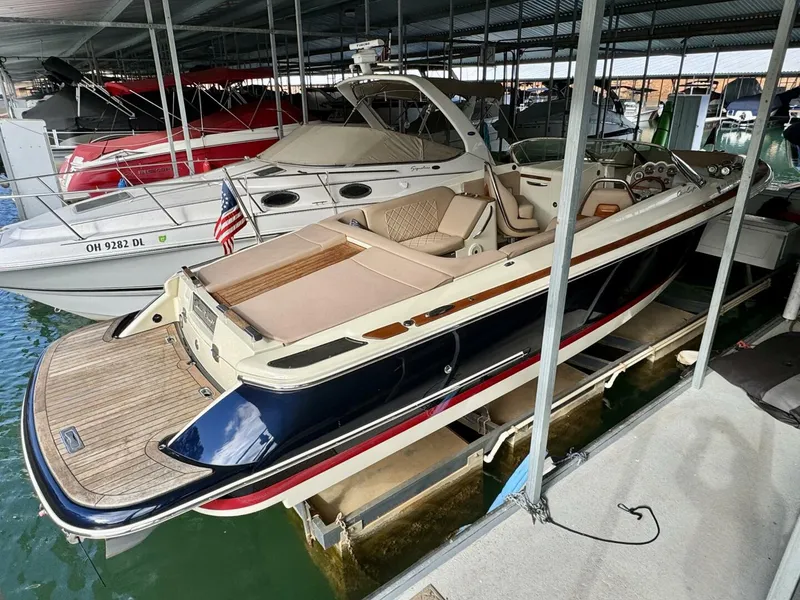 Slide: The Image of Chris-Craft Launch 27 Heritage Trim Edition - Surf 2018 - 10