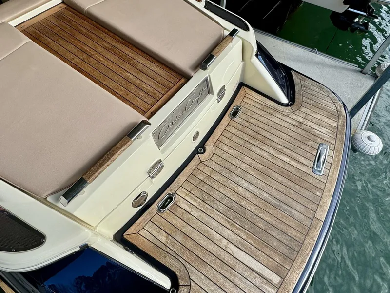 Slide: The Image of Chris-Craft Launch 27 Heritage Trim Edition - Surf 2018 - 12