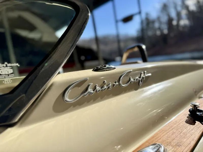Slide: The Image of Chris-Craft Launch 27 Heritage Trim Edition - Surf 2018 - 123