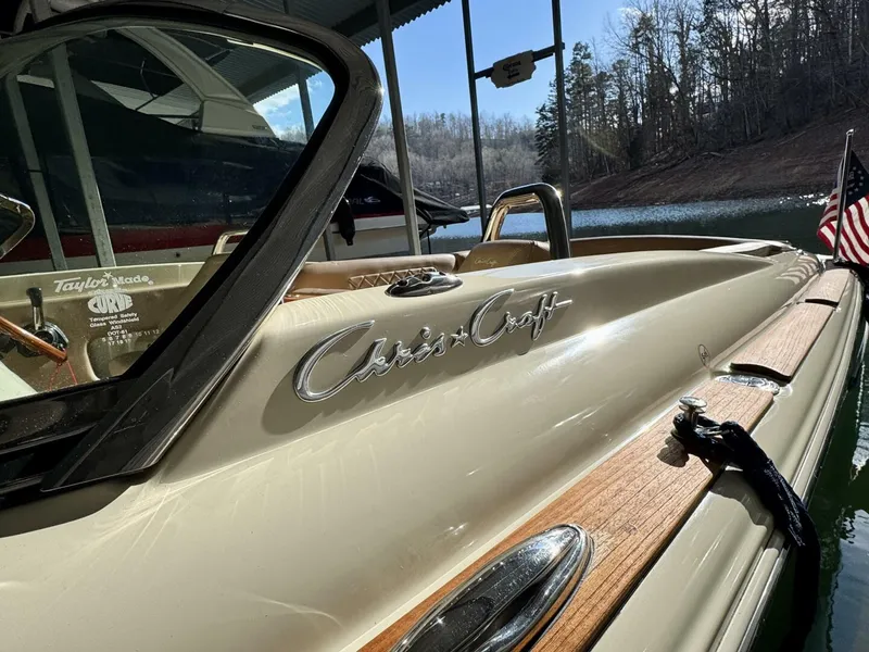 Slide: The Image of Chris-Craft Launch 27 Heritage Trim Edition - Surf 2018 - 124