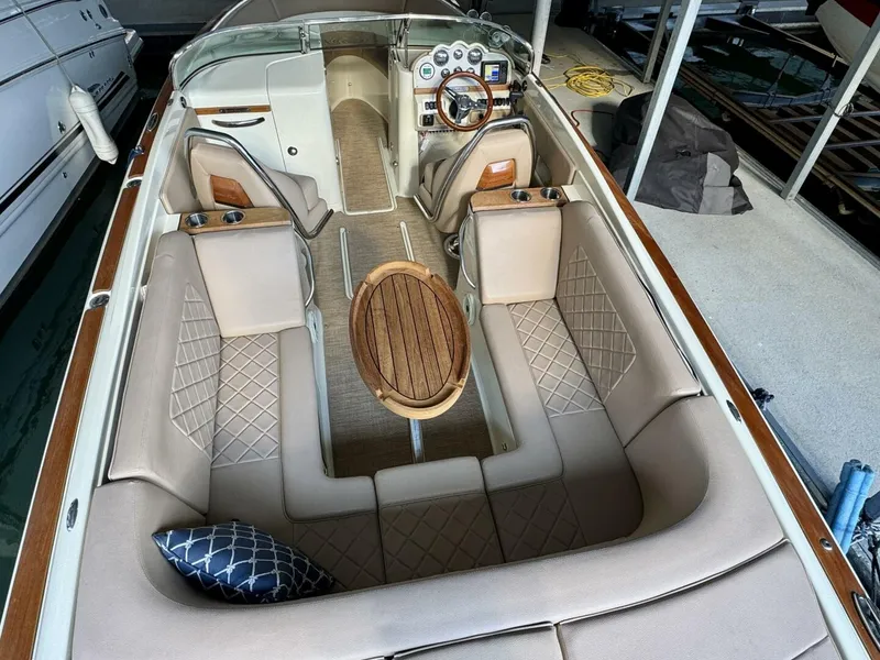 Slide: The Image of Chris-Craft Launch 27 Heritage Trim Edition - Surf 2018 - 16