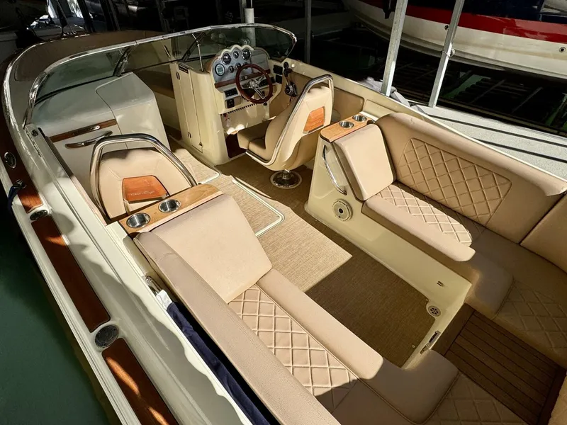 Slide: The Image of Chris-Craft Launch 27 Heritage Trim Edition - Surf 2018 - 18