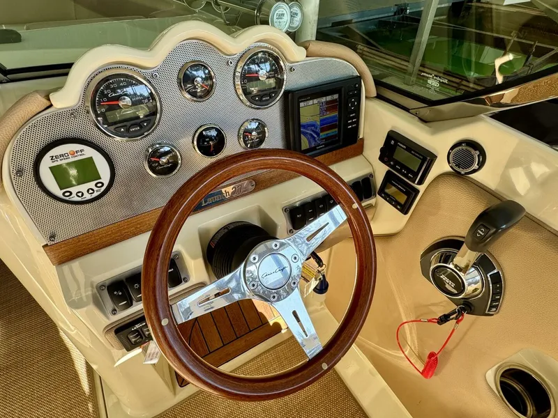 Slide: The Image of Chris-Craft Launch 27 Heritage Trim Edition - Surf 2018 - 24