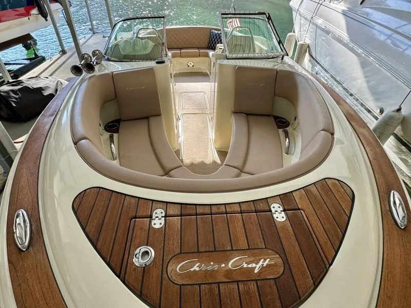 Slide: The Image of Chris-Craft Launch 27 Heritage Trim Edition - Surf 2018 - 53