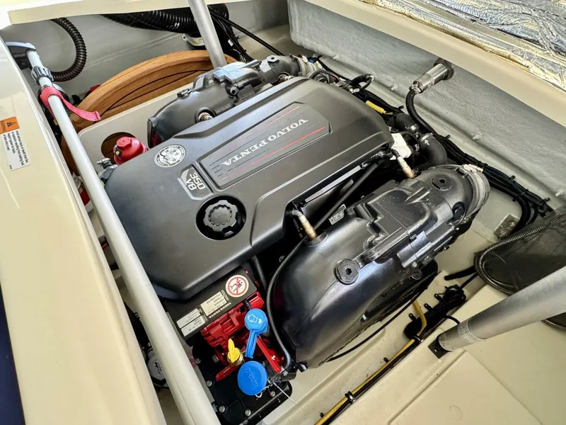 Slide: The Image of Chris-Craft Launch 27 Heritage Trim Edition - Surf 2018 - 72