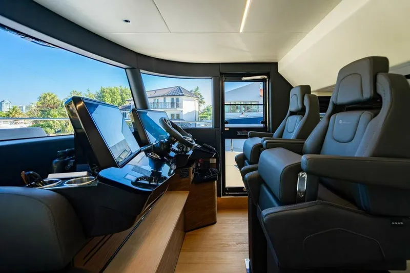Slide: The Image of Absolute 64 Navetta 2023 - 18