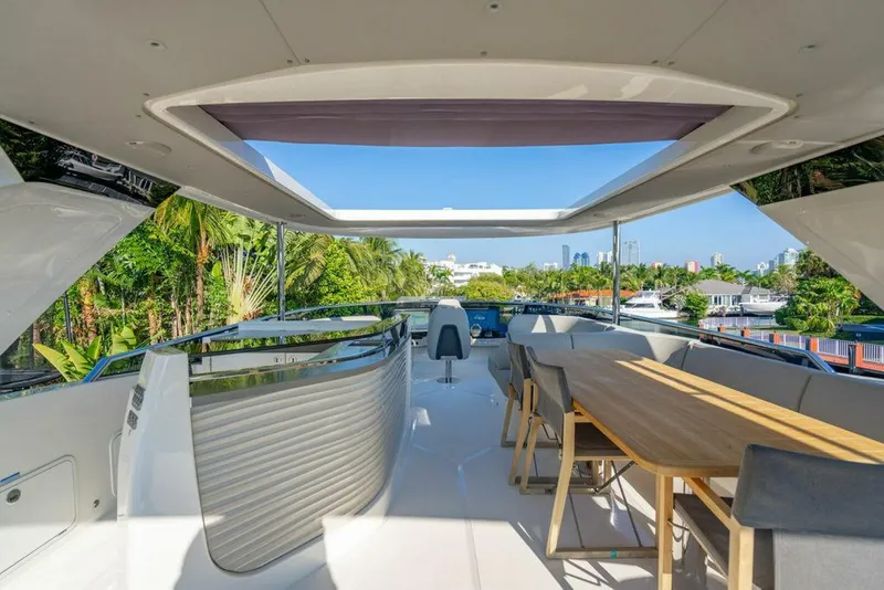 Slide: The Image of Absolute 64 Navetta 2023 - 4