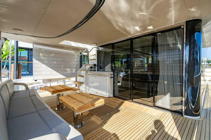 Slide: The Image of Absolute 64 Navetta 2023 - 5