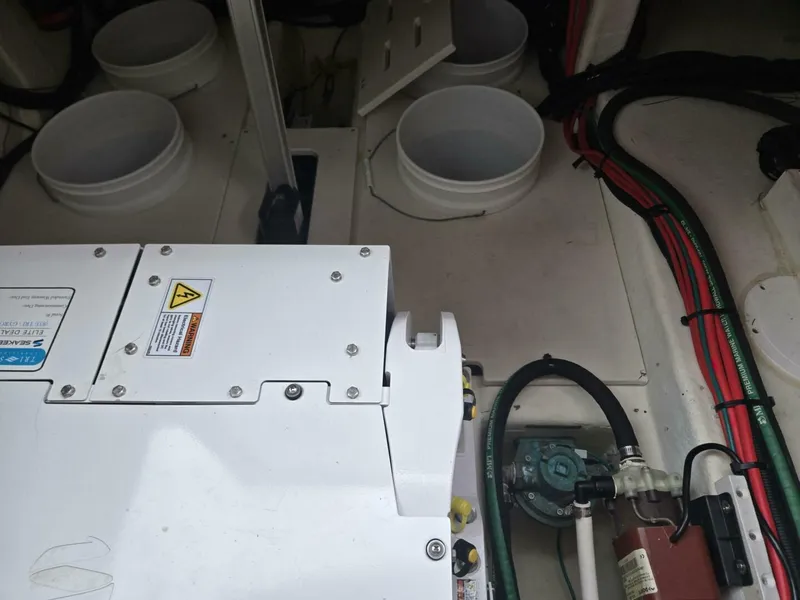 Slide: The Image of Four Winns V355 Coupe OB 2020 - 30