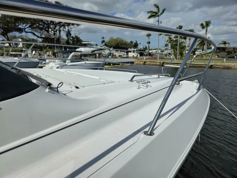 Slide: The Image of Four Winns V355 Coupe OB 2020 - 5