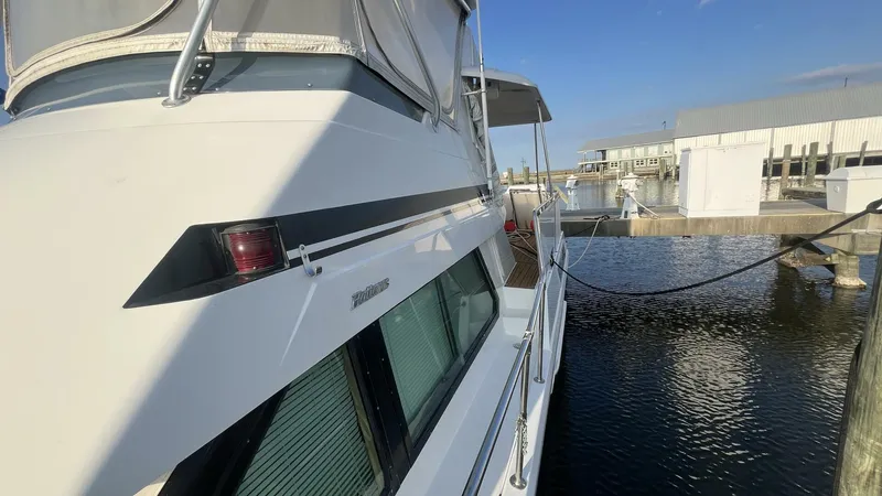 Slide: The Image of Hatteras Double Cabin 1994 - 12