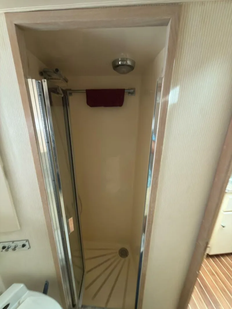 Slide: The Image of Hatteras Double Cabin 1994 - 38