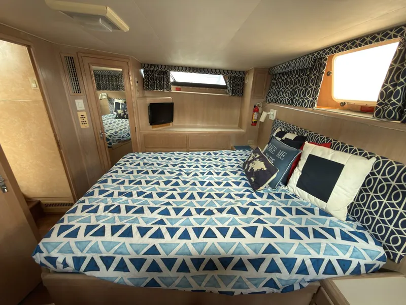 Slide: The Image of Hatteras Double Cabin 1994 - 41