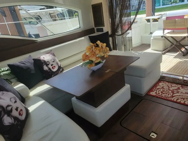 Slide: The Image of Azimut 43S 2009 - 13