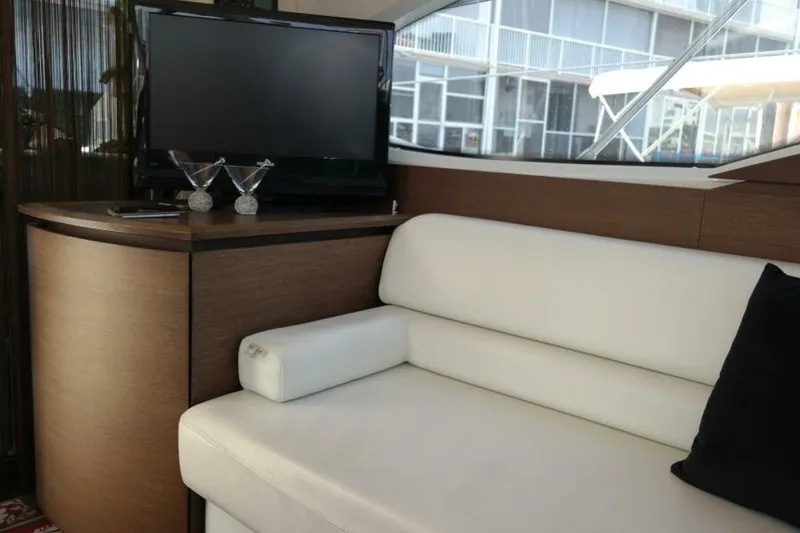 Slide: The Image of Azimut 43S 2009 - 19