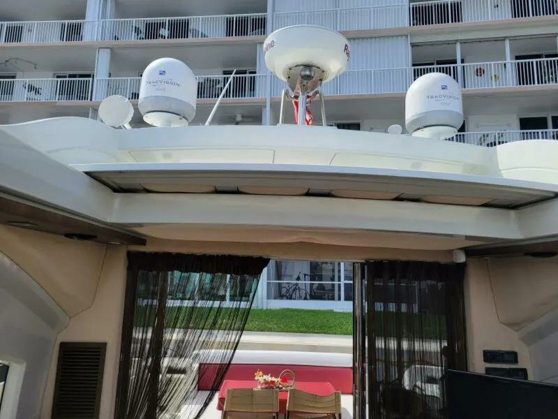 Slide: The Image of Azimut 43S 2009 - 21