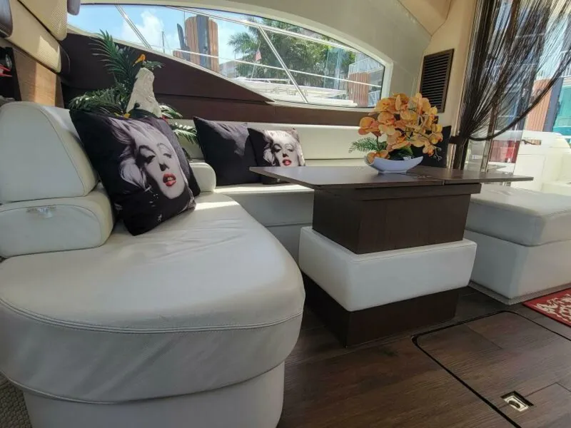 Slide: The Image of Azimut 43S 2009 - 22