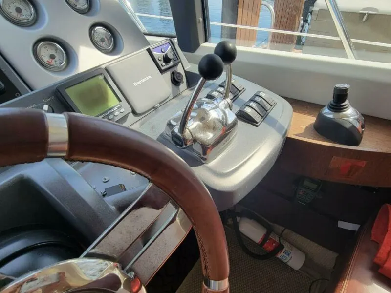 Slide: The Image of Azimut 43S 2009 - 23