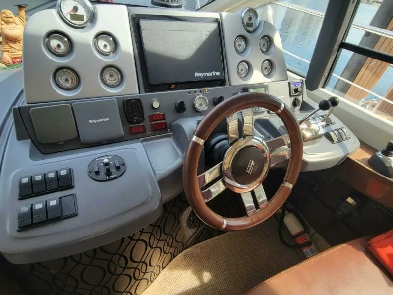 Slide: The Image of Azimut 43S 2009 - 24