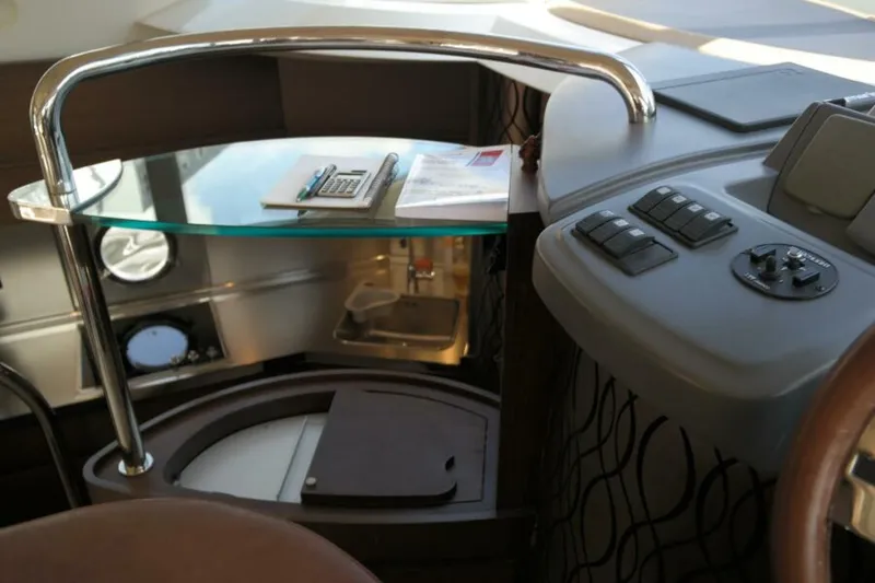 Slide: The Image of Azimut 43S 2009 - 26