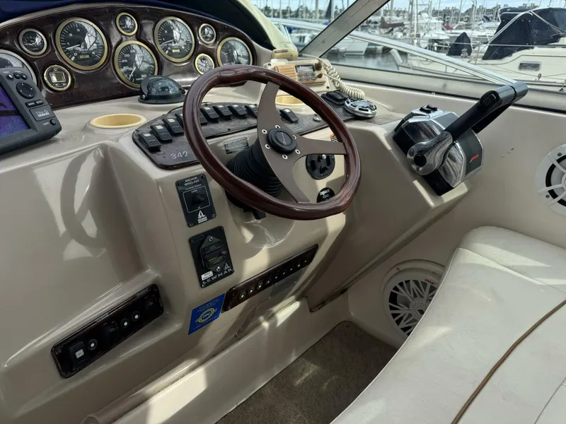 Slide: The Image of Rinker 342 Fiesta Vee 2002 - 17
