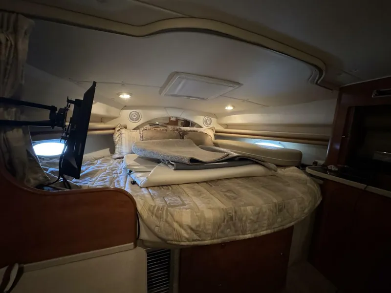 Slide: The Image of Rinker 342 Fiesta Vee 2002 - 9