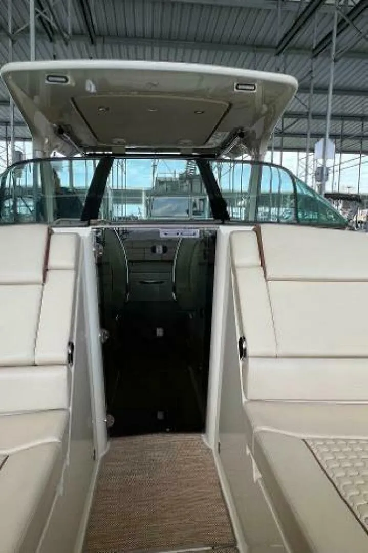 Slide: The Image of Chris-Craft Launch 31 GT 2020 - 42