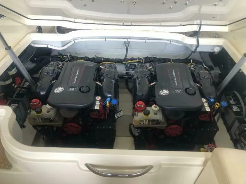 Slide: The Image of Chris-Craft Launch 31 GT 2020 - 68