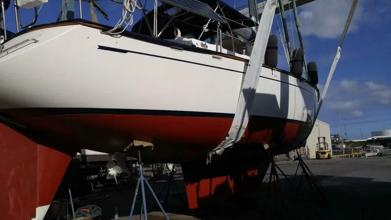 Slide: The Image of Tayana 48 Center Cockpit 1998 - 24