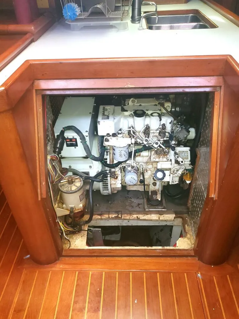 Slide: The Image of Tayana 48 Center Cockpit 1998 - 40