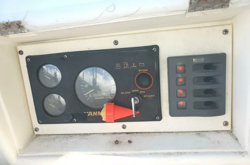 Slide: The Image of Tayana 48 Center Cockpit 1998 - 52