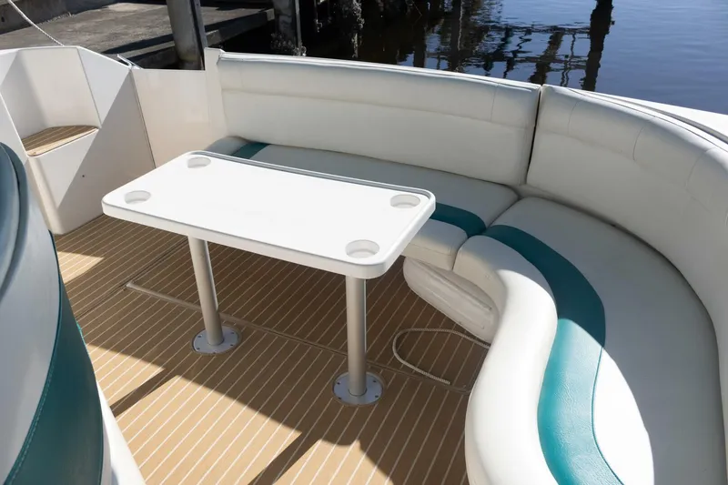 Slide: The Image of Cruisers Yachts ESPRIT 3570 1995 - 14