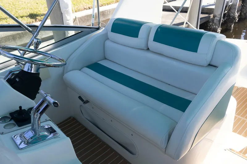 Slide: The Image of Cruisers Yachts ESPRIT 3570 1995 - 21