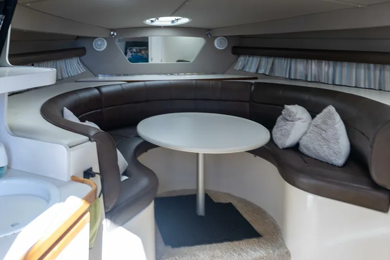Slide: The Image of Cruisers Yachts ESPRIT 3570 1995 - 22