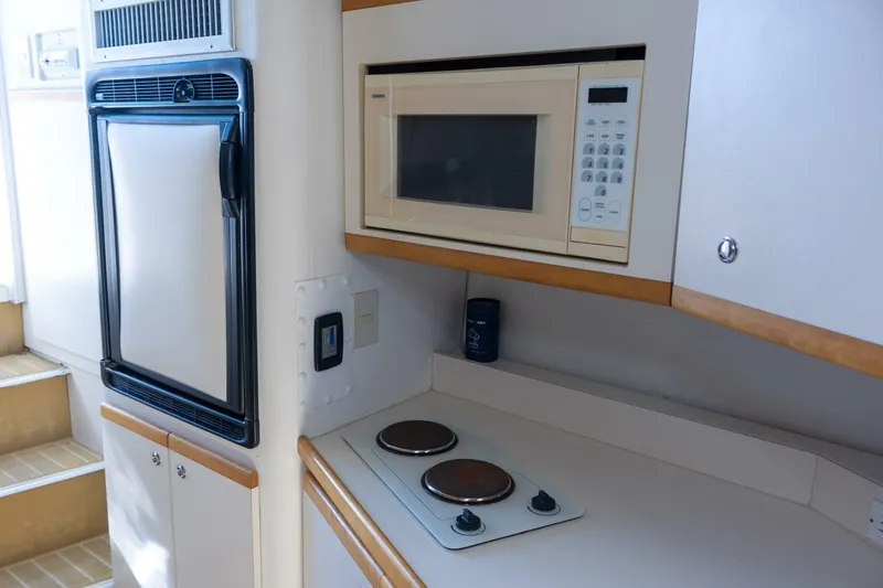 Slide: The Image of Cruisers Yachts ESPRIT 3570 1995 - 27