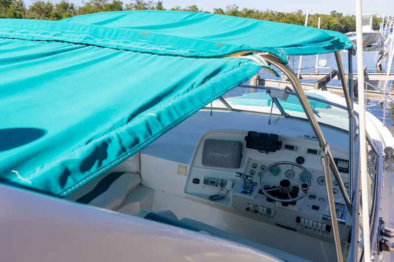 Slide: The Image of Cruisers Yachts ESPRIT 3570 1995 - 36