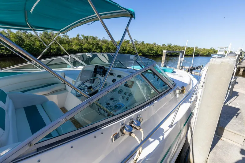 Slide: The Image of Cruisers Yachts ESPRIT 3570 1995 - 4