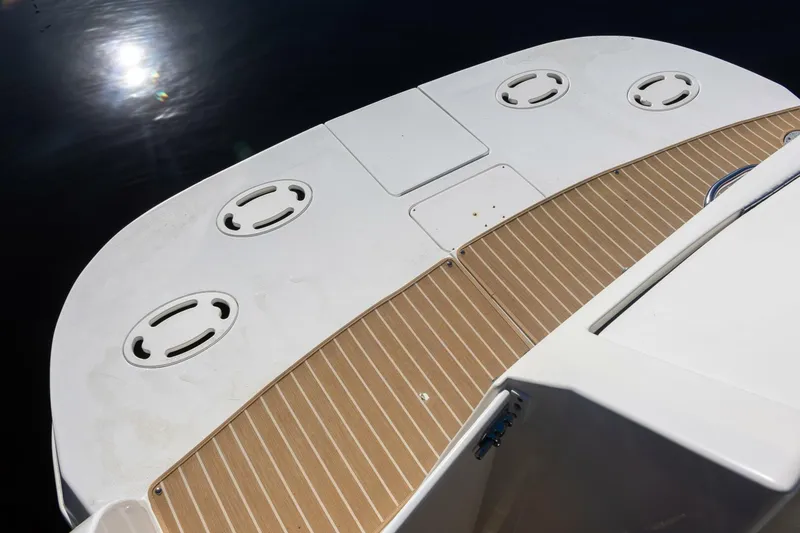 Slide: The Image of Cruisers Yachts ESPRIT 3570 1995 - 5