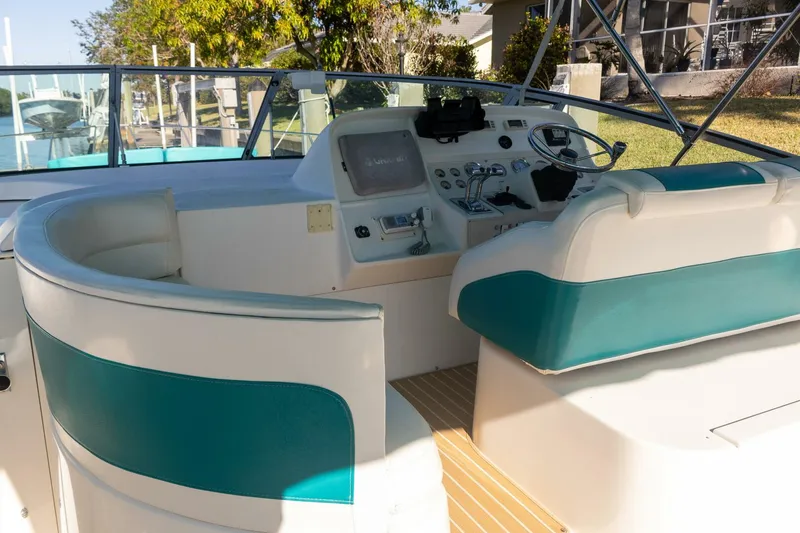 Slide: The Image of Cruisers Yachts ESPRIT 3570 1995 - 8