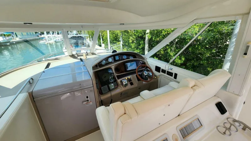 Slide: The Image of Sea Ray 390 Motor Yacht 2004 - 12