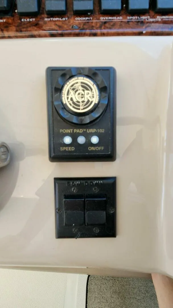 Slide: The Image of Sea Ray 390 Motor Yacht 2004 - 14